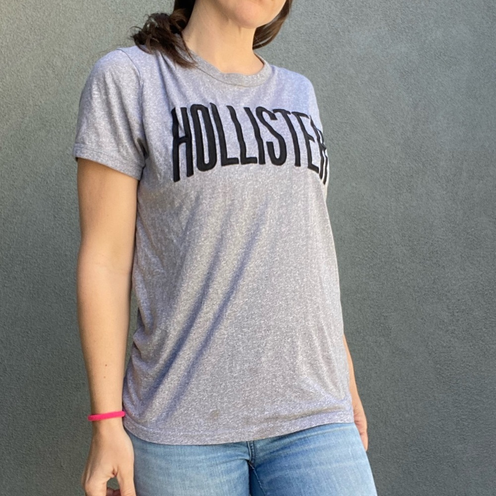 Hollister tee
